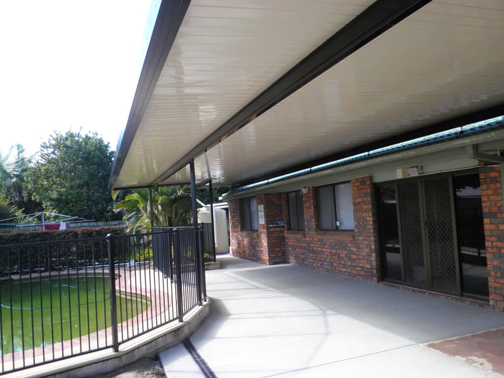 DIY Kit: V-Line Single Skin Patio/Carport Flyover 9 x 5.5m with 400mm overhang