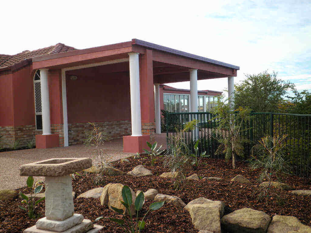 Attached Insulated Patio/Carport Masonry/Brick/Concrete Wall 3 x 4.2m