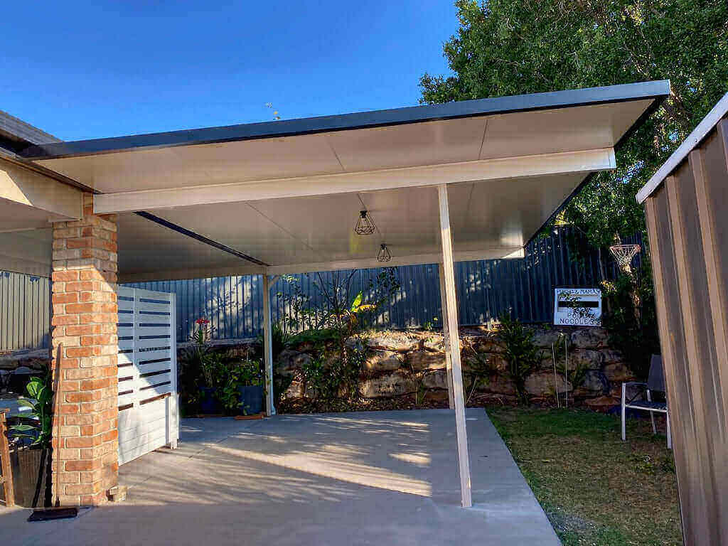 Attached Insulated Patio/Carport Masonry/Brick/Concrete Wall 7 x 3.8m
