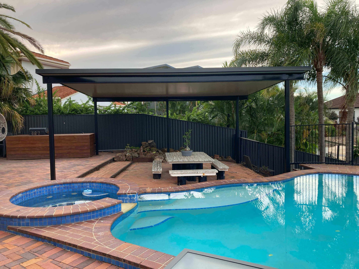 DIY Kit: V-Line Single Skin Patio/Carport Free Standing 3 x 4.5m with posts into footings
