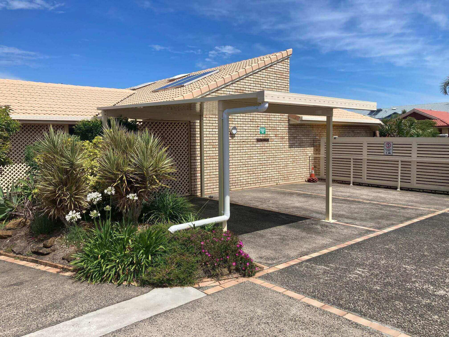 DIY Kit: V-Line Single Skin Patio/Carport Free Standing 5 x 4.2m with posts into footings