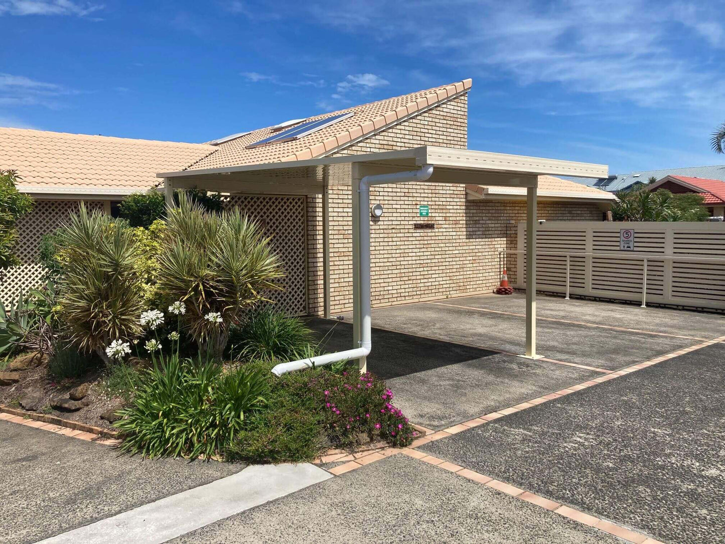 DIY Kit: V-Line Single Skin Patio/Carport Free Standing 9 x 4.5m with posts into footings