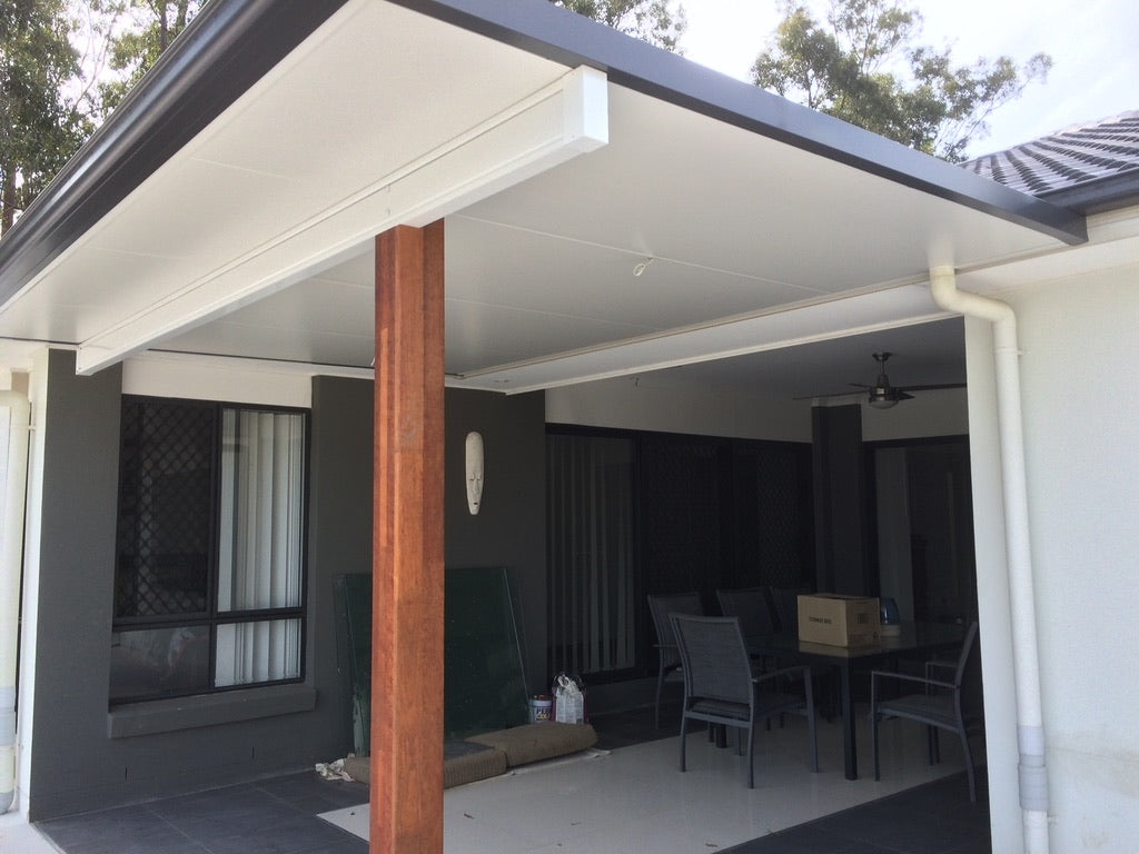 Attached Insulated Patio/Carport Masonry/Brick/Concrete Wall 10 x 4.3m