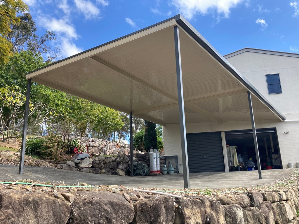 Insulated Patio/Carport Freestanding 7 x 4.2m