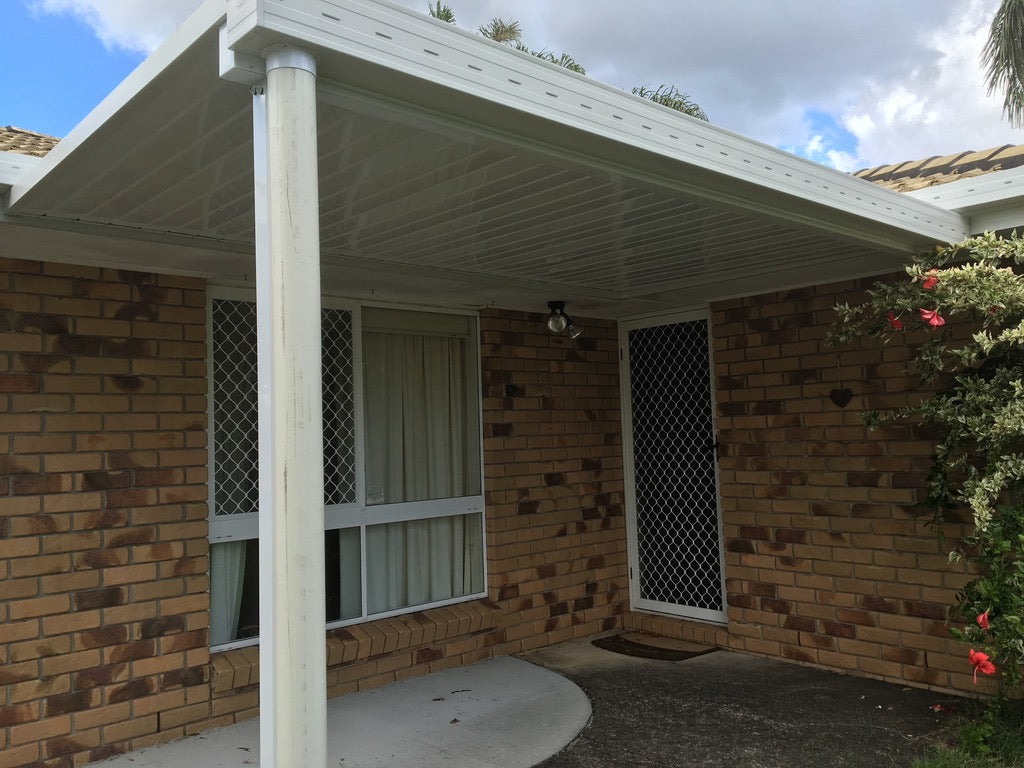 Attached Insulated Patio/Carport Masonry/Brick/Concrete Wall 3 x 4.6m