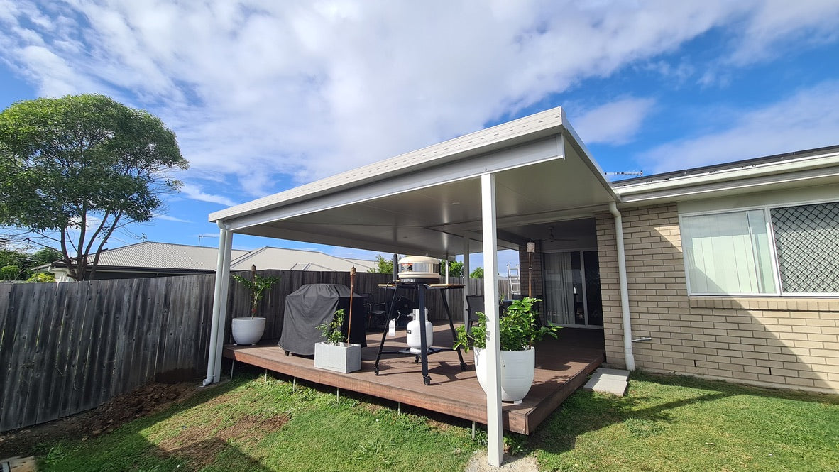 Attached Insulated Patio/Carport Masonry/Brick/Concrete Wall 3 x 4.6m