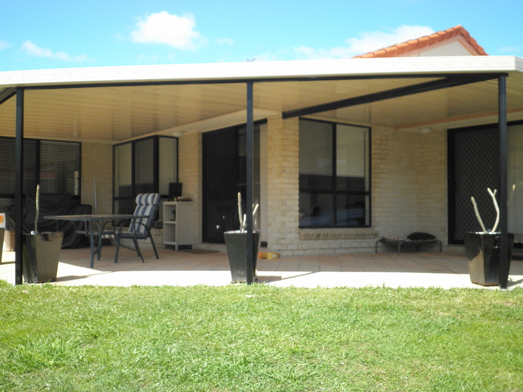 Attached V-Line Single Skin Patio/Carport Metal Fascia 3 x 2.1m