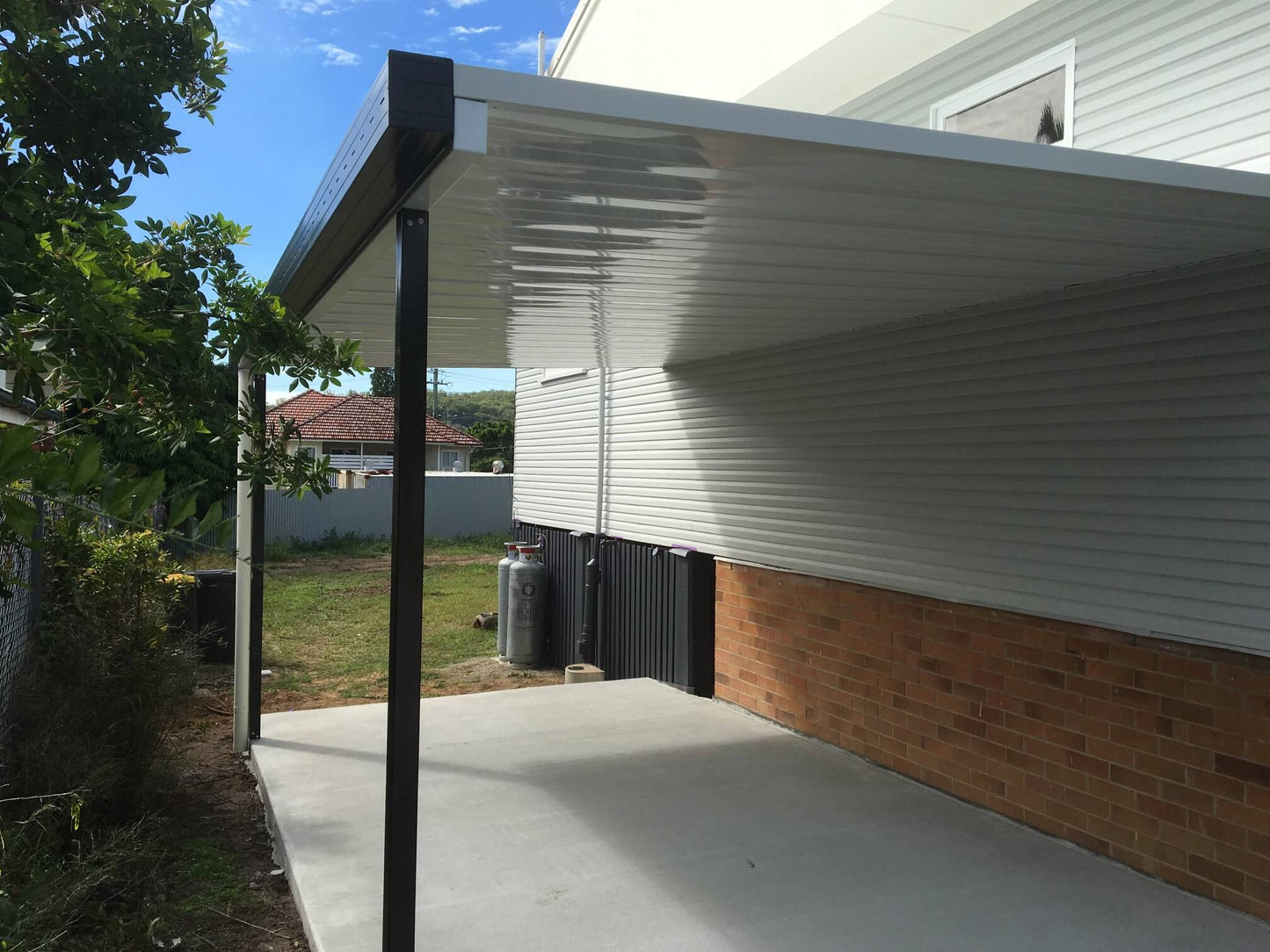 Attached V-Line Single Skin Patio/Carport Masonry/Brick/Concrete Wall 4 x 2.0m