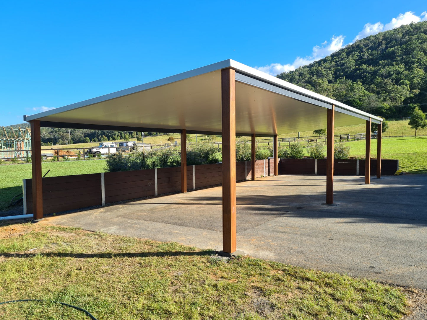 Insulated Patio/Carport Freestanding 7 x 4.2m