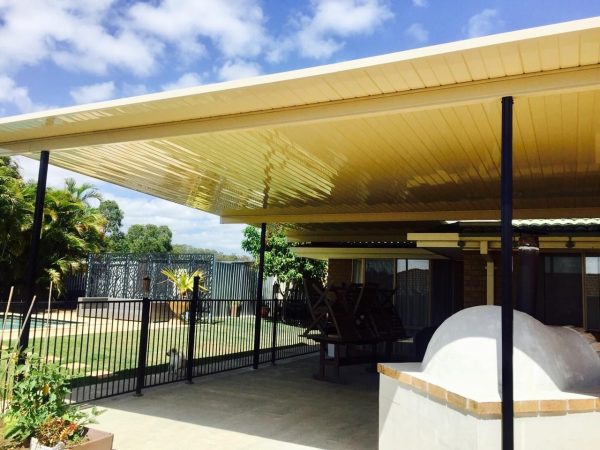 Single skin flyover patio roof with insulated panels from ausdeck